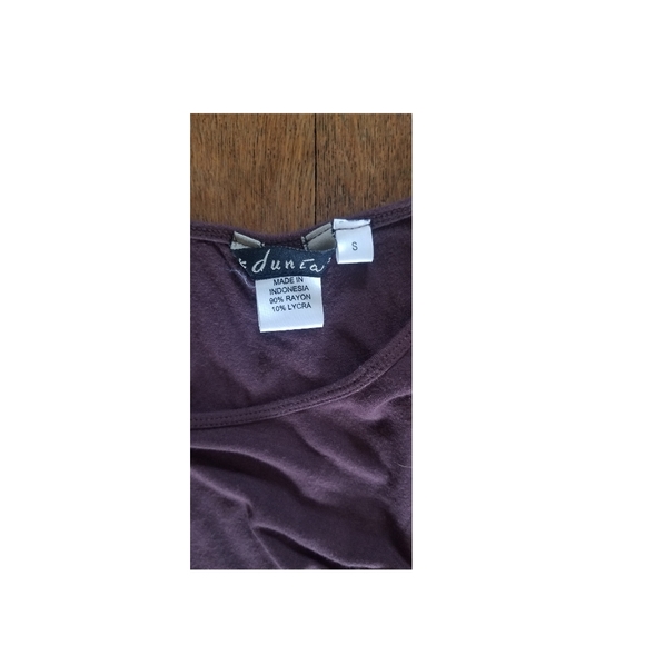 Layering Bundle! Dunia & Vince Tops - Picture 2 of 3